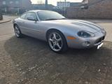 Jaguar XKR S/C Coupe - - silberne Jaguar XKR