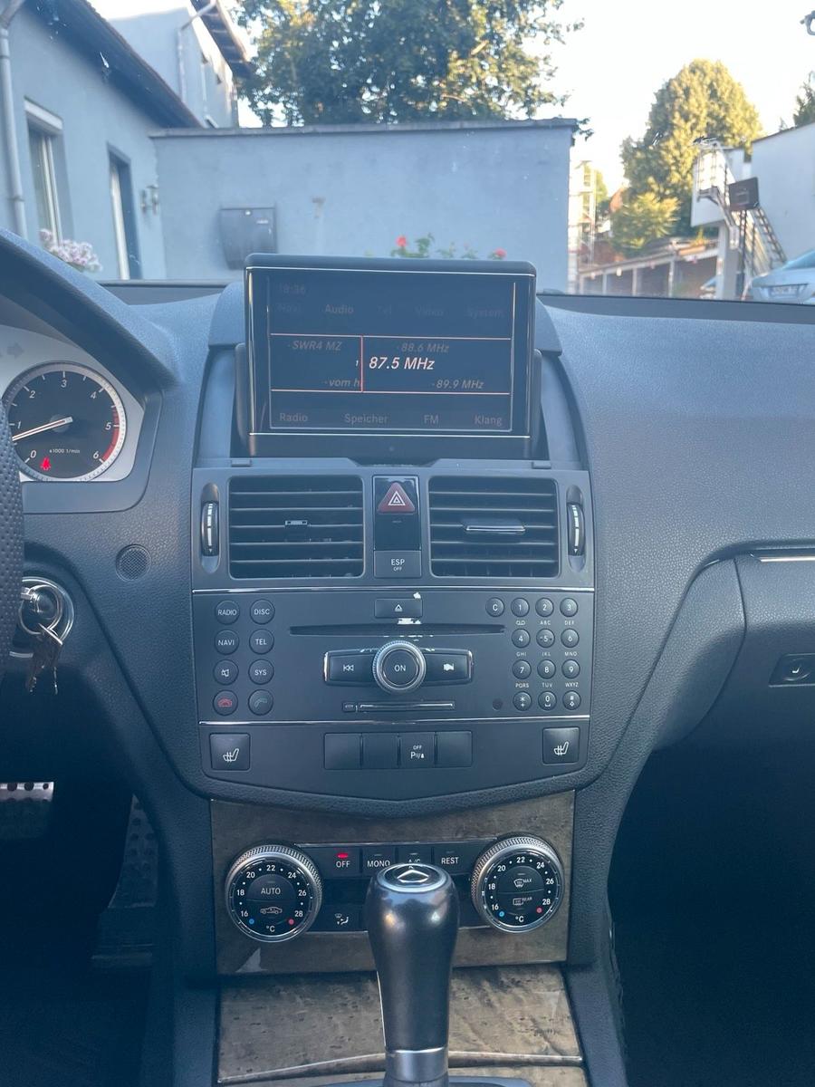 Mercedes-Benz C320 2008 — photo 13