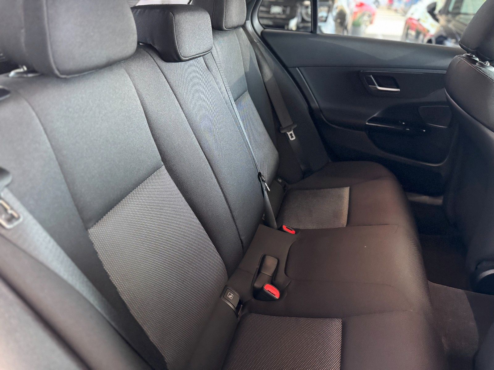 Fahrzeugabbildung Mercedes-Benz C 200 d T Avantgarde Night-Paket Business-Paket