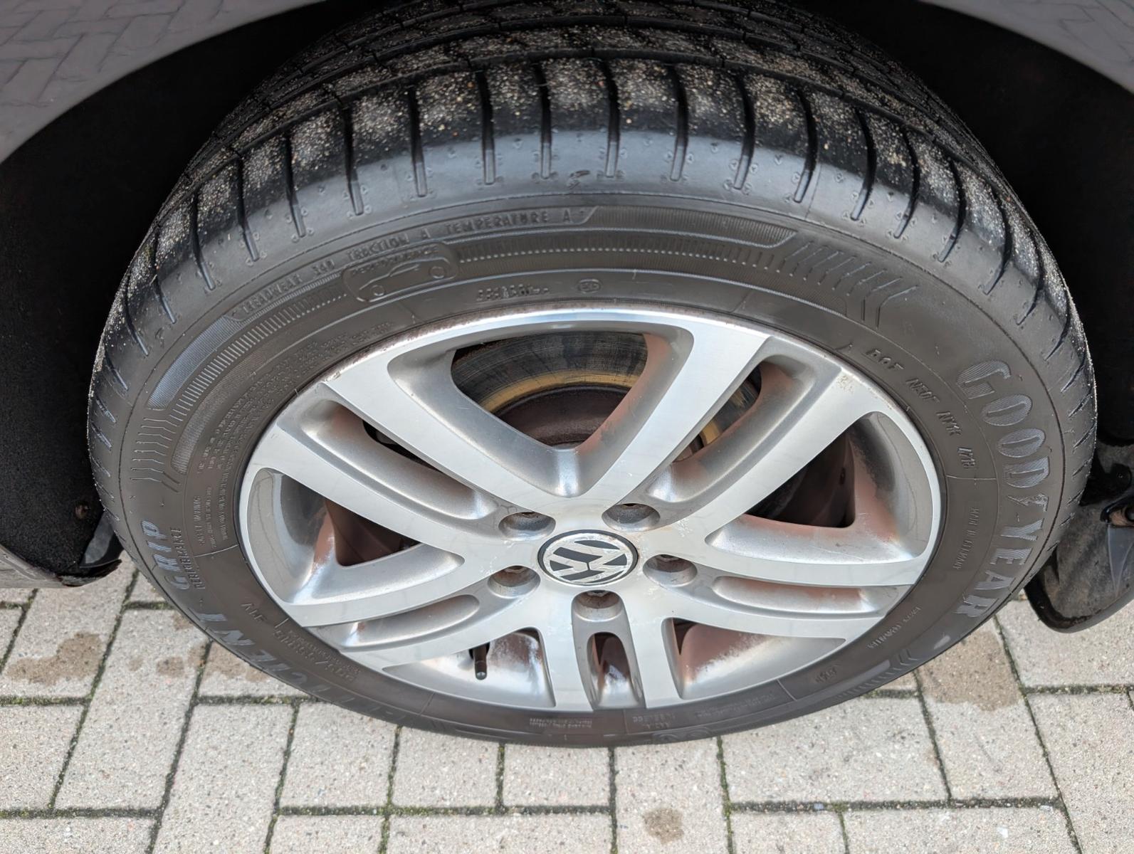 Volkswagen Golf 2011 — photo 25