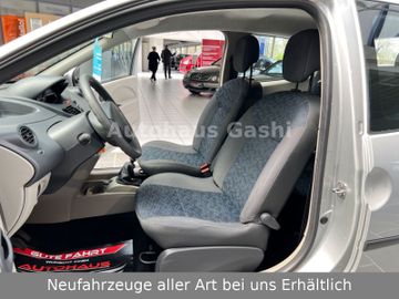 Fahrzeugabbildung Renault Twingo Authentique*E-Fenster*8-Fach*Scheckheft*