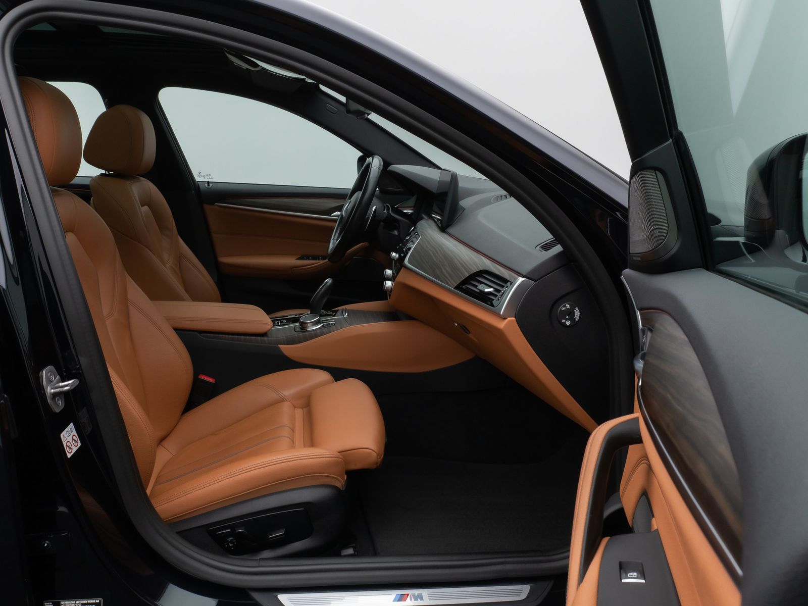 Fahrzeugabbildung BMW 530e M Sport Panorama Laser Kamera HUD DAB H/K