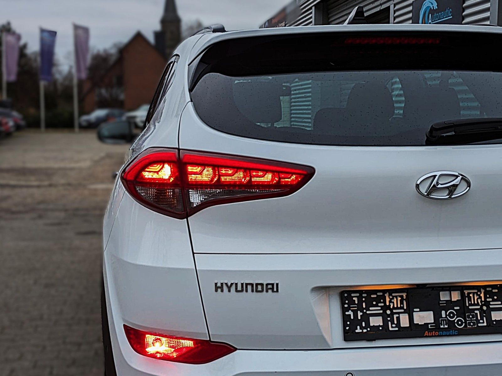 Fahrzeugabbildung Hyundai Tucson PREMIUM 4WD LEDER NAVI PANO PARKASS. LED