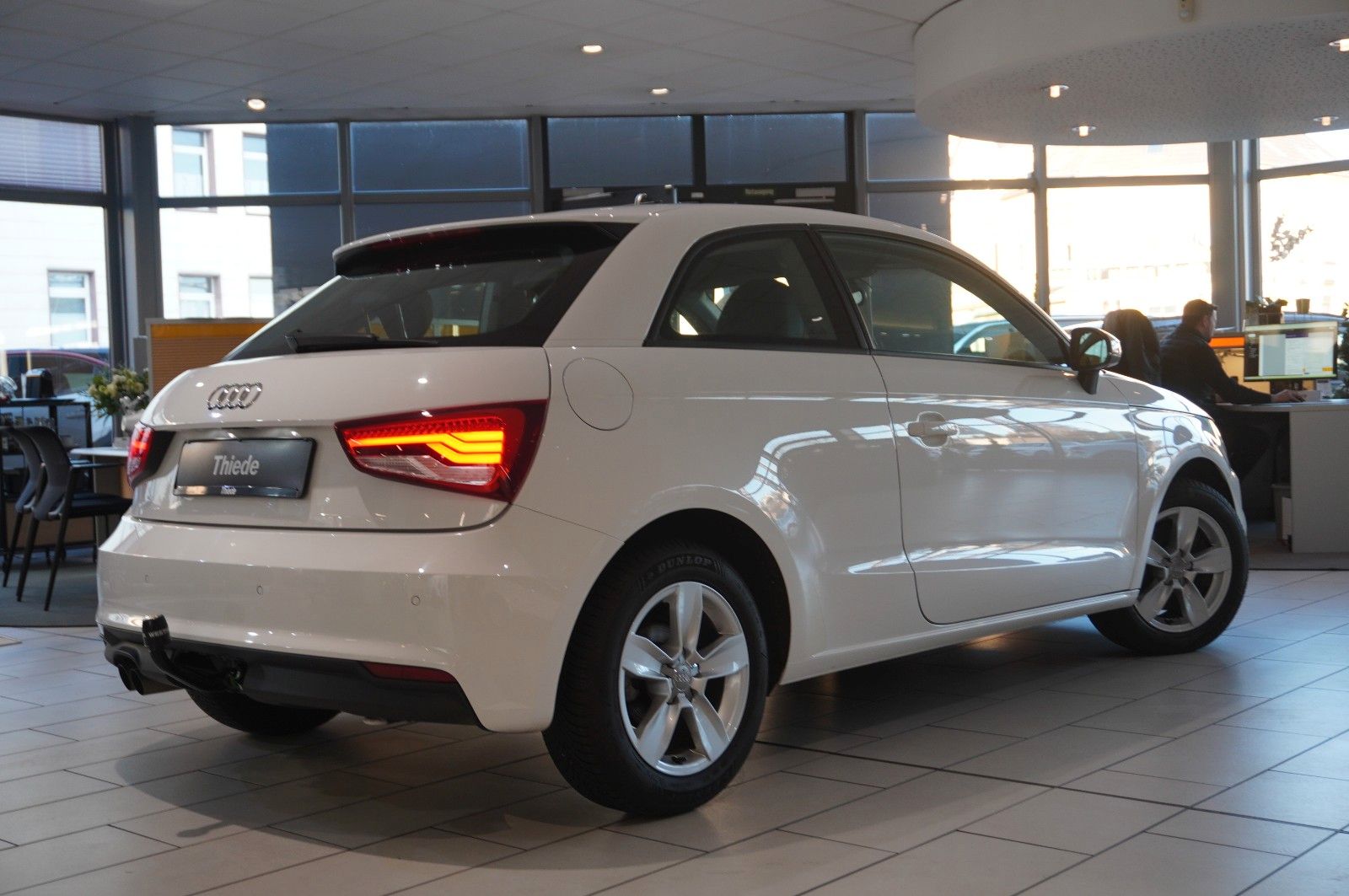 Fahrzeugabbildung Audi A1 1.4 TFSI NAVI/BI-XENON/SHZ/SPORT/PDC/TEMP/AHK