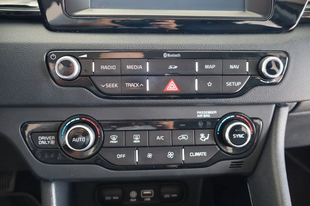 Kia Niro VISION*AHK*KAMERA*SHZ*LHZ*ACC*CARPLAY
