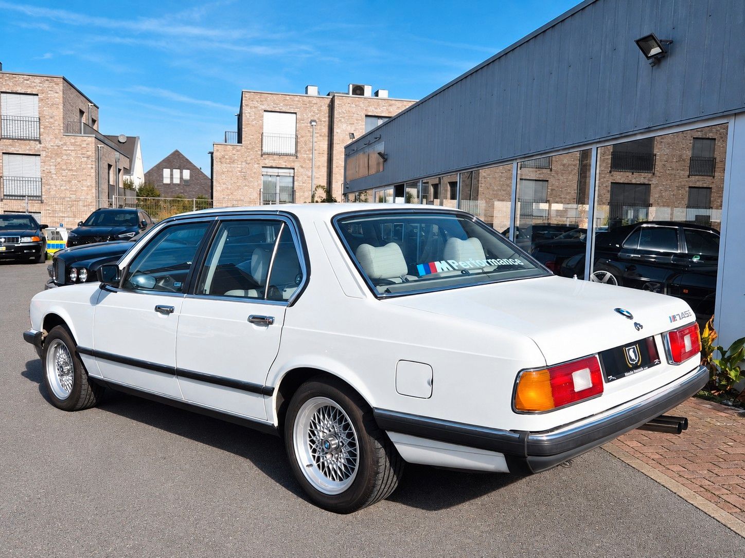 Fahrzeugabbildung BMW 745i SA/E23 mit M1 Motor/Extrem rar/20 Stk weltw