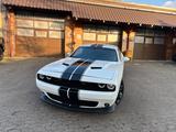 Dodge 5,7 V8*TIEFER*LED*NAVI*PDC*LEDER*GARANTIE*TOP - gebrauchte Dodge Challenger aus dem Jahr 2015