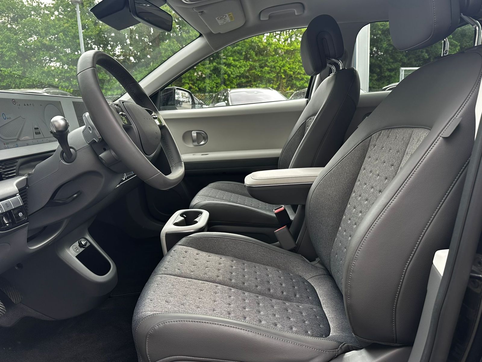 Fahrzeugabbildung Hyundai Ioniq 5 Techniq WERKSGAR NAVI+LED+SHZ+KAMERA+WP+
