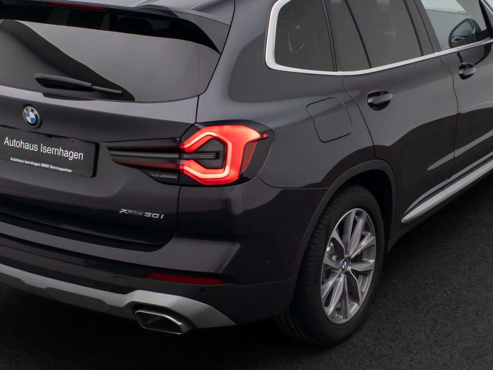 Fahrzeugabbildung BMW X3 xD30i  DAB Kamera HiFi AHK Panorama Laser 19"