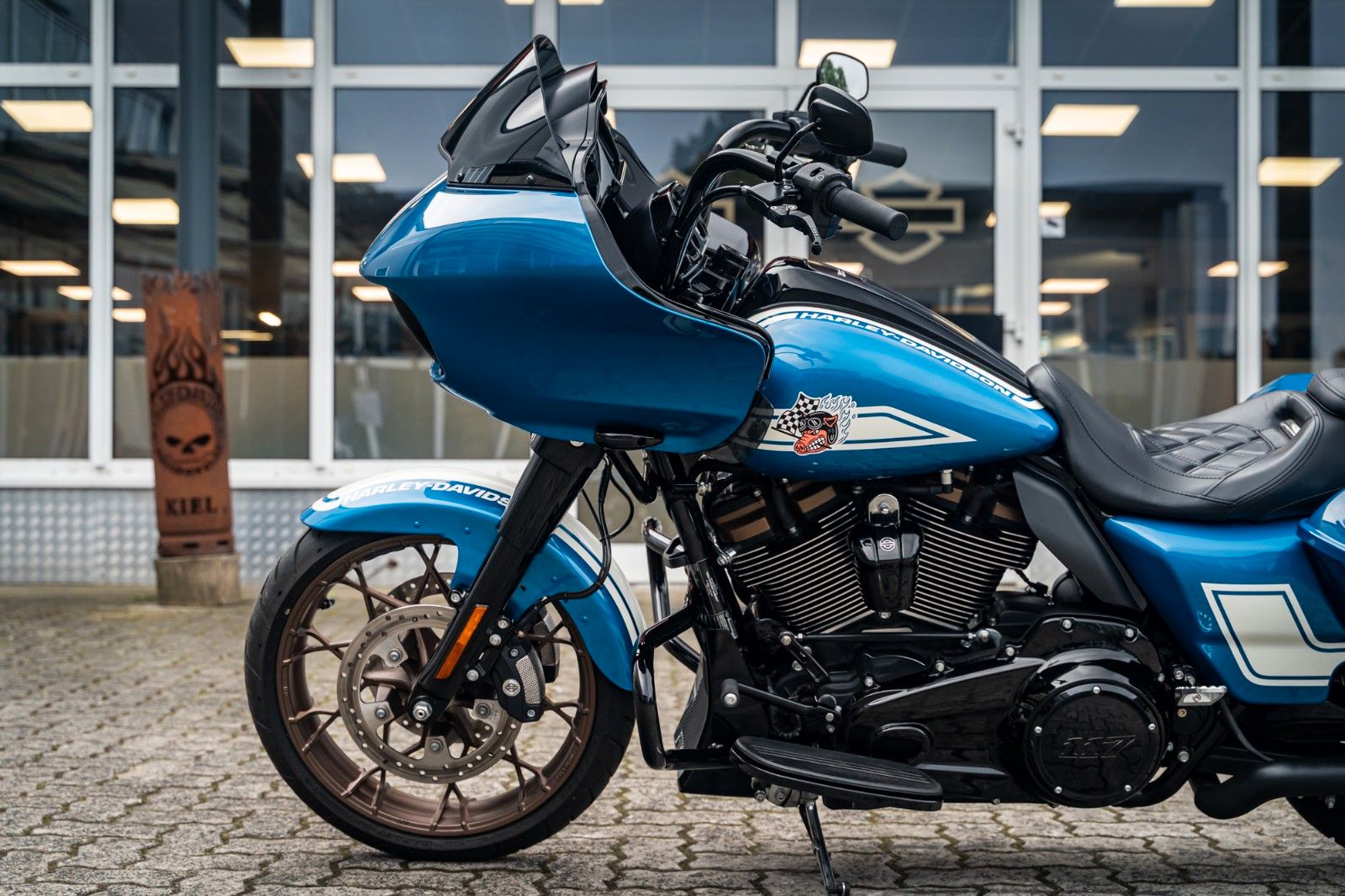Fahrzeugabbildung Harley-Davidson FLTRXST Road Glide ST "Fast Johnnie" - Custom