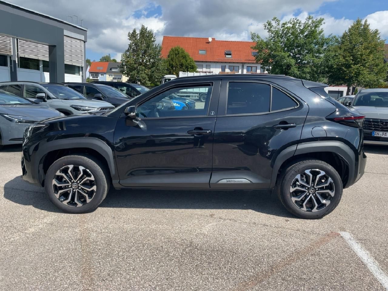 Fahrzeugabbildung Toyota Yaris Cross Hybrid 130PS Team D + Safety + Winte