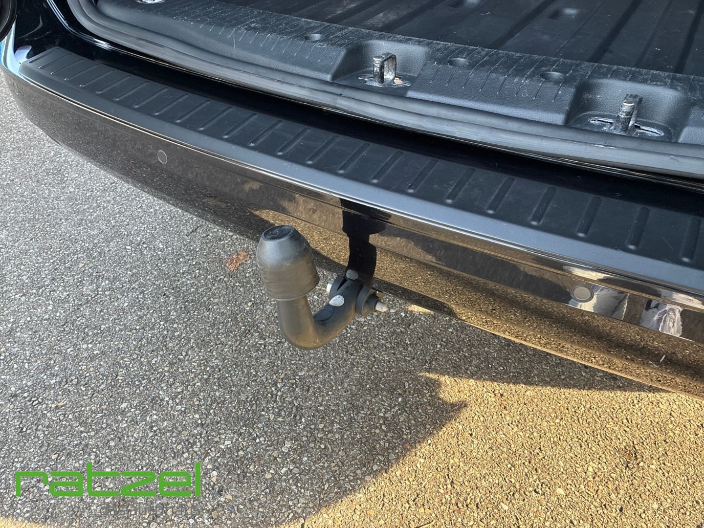 Fahrzeugabbildung Volkswagen Caddy Cargo 1.5 TSI EcoProfi AHK+Navigation