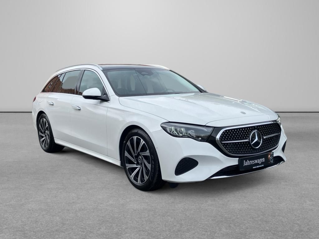Fahrzeugabbildung Mercedes-Benz E 220 d T AVANTGARDE*AHK*PANO*DISTR*KEYLESS*19Z