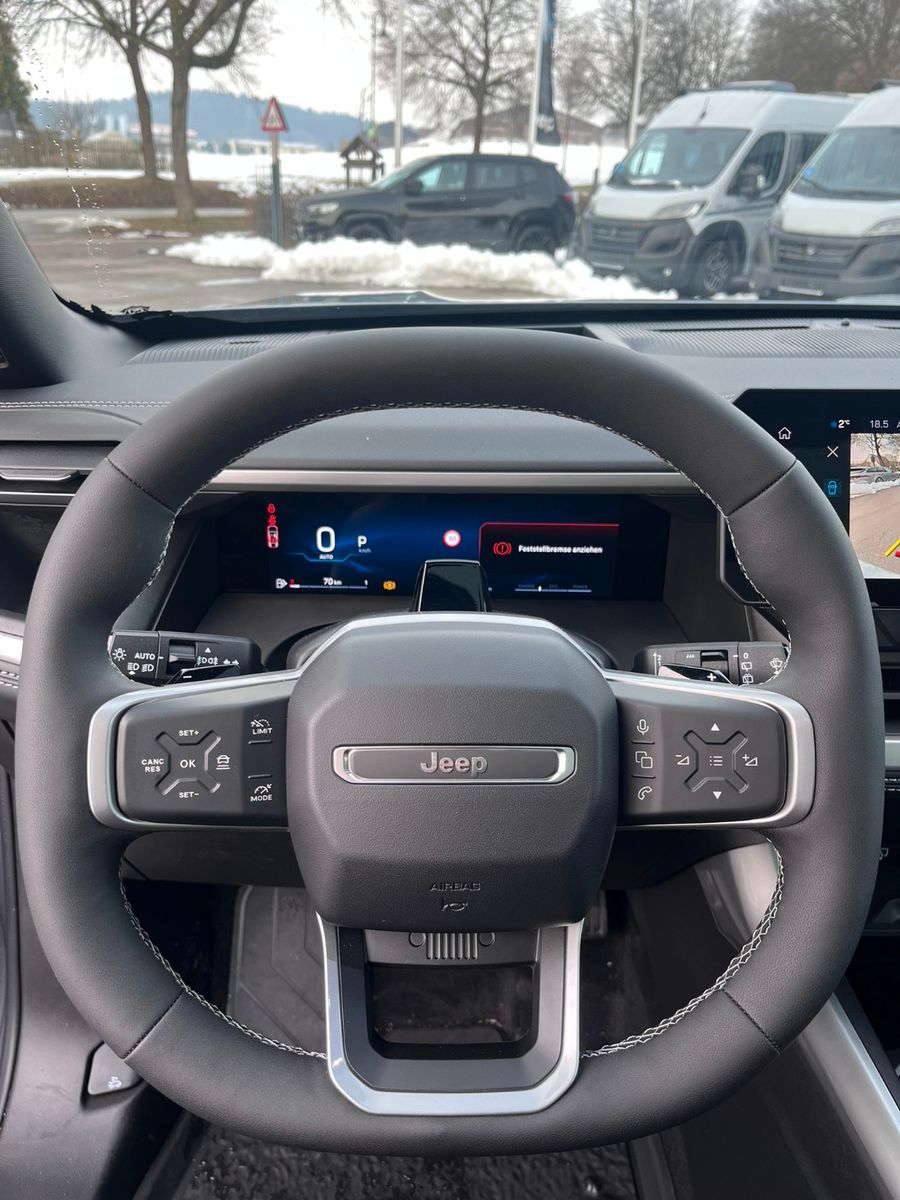 Fahrzeugabbildung Jeep Compass E-Hybrid 1.2 eDCT 100 kW First Edition