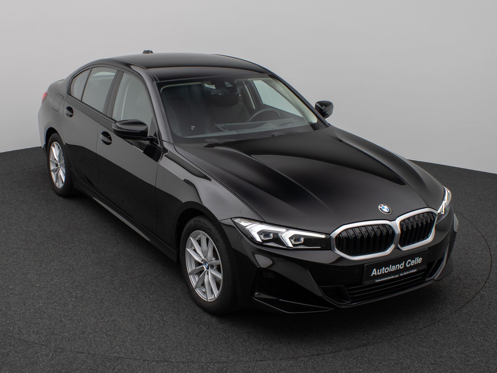 Fahrzeugabbildung BMW 320d Lim. DAB HUD CockPitPro Leder PDC Sport