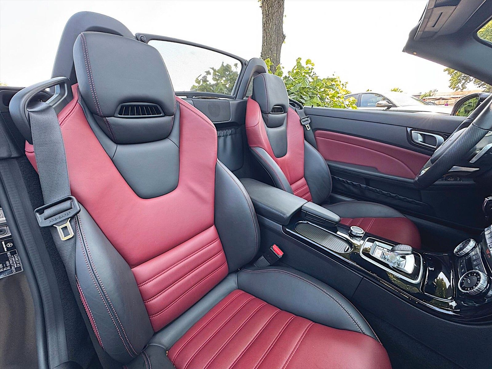 Fahrzeugabbildung Mercedes-Benz SLC 43 AMG Designo Night *LED*Kamera*Panorama*