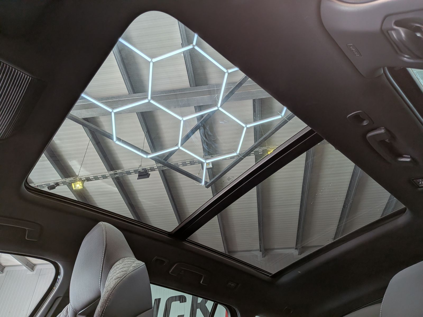 Fahrzeugabbildung SKODA Octavia 1.5 TSI Sportline MATRIX PANO AHK 5J-Gar
