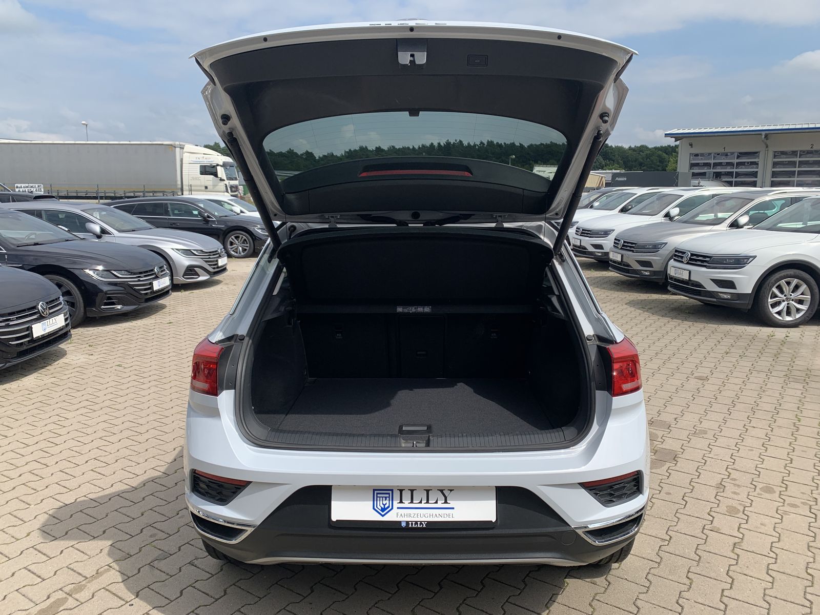 Fahrzeugabbildung Volkswagen T-Roc 1.5 TSI*Active*Cam*LED*Anschlussgarantie*