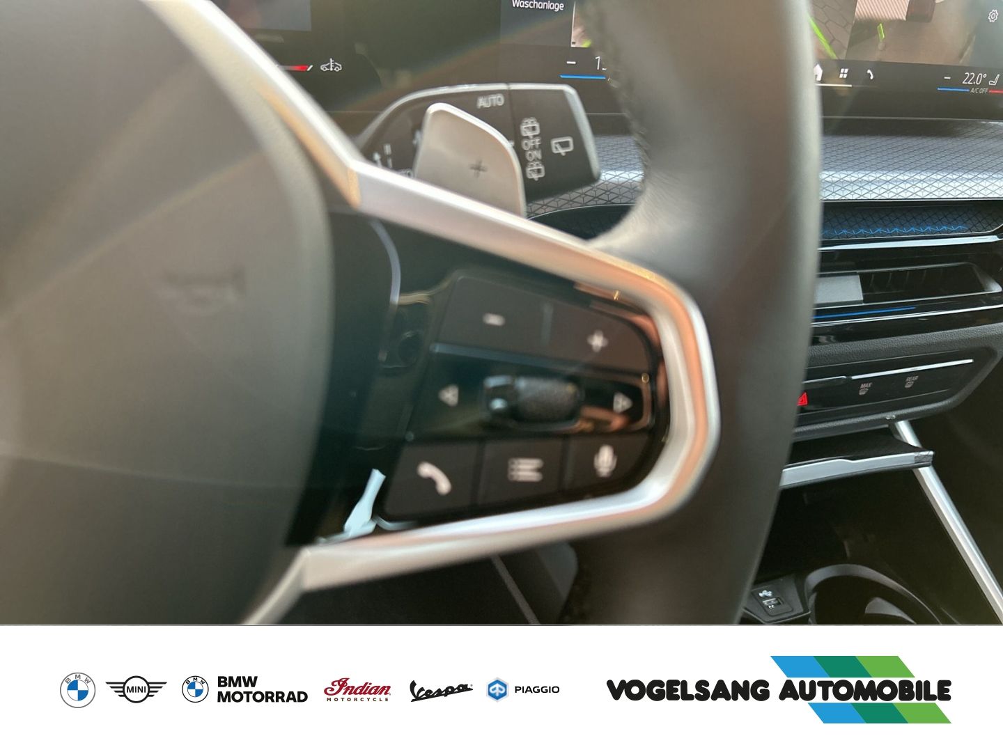 Fahrzeugabbildung BMW 318 iTouring,M Sport,HIFI,SurroundView,DrivingAs