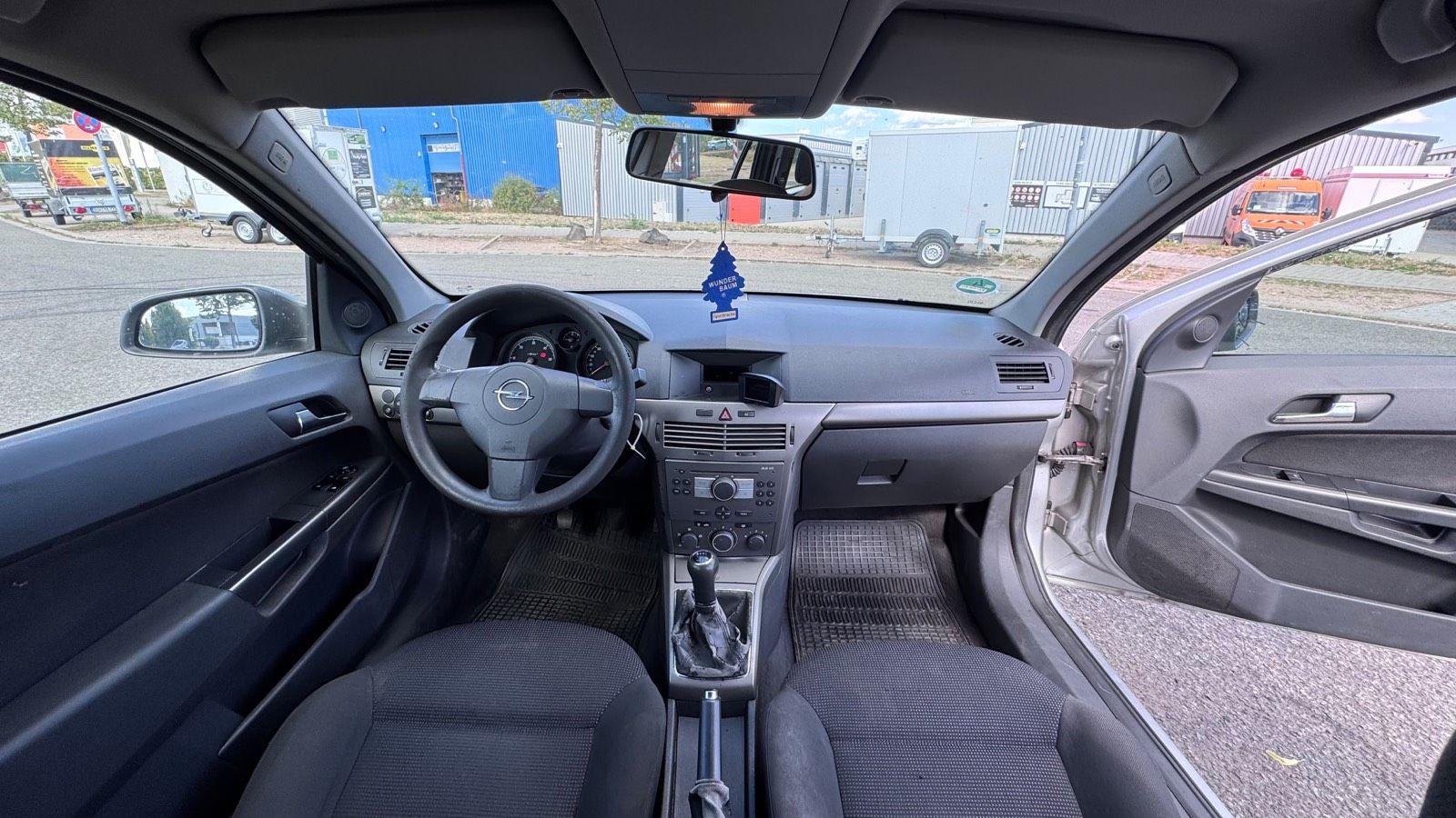 Opel Astra 2006 — photo 10