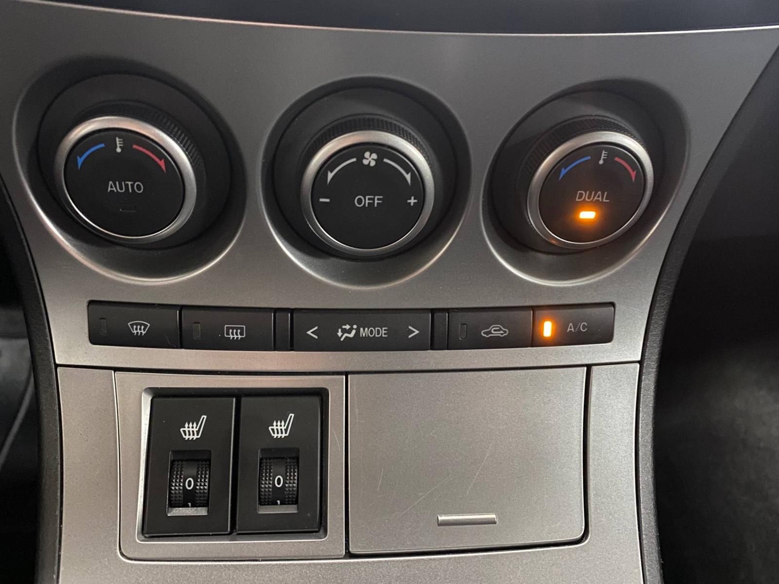 Fahrzeugabbildung Mazda 3 1.6 16V KAT Active Plus KLIMA+PDC+SITZHEIZ+ALU