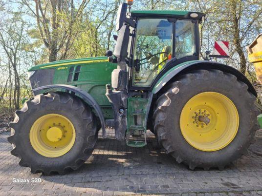 John Deere 6230R