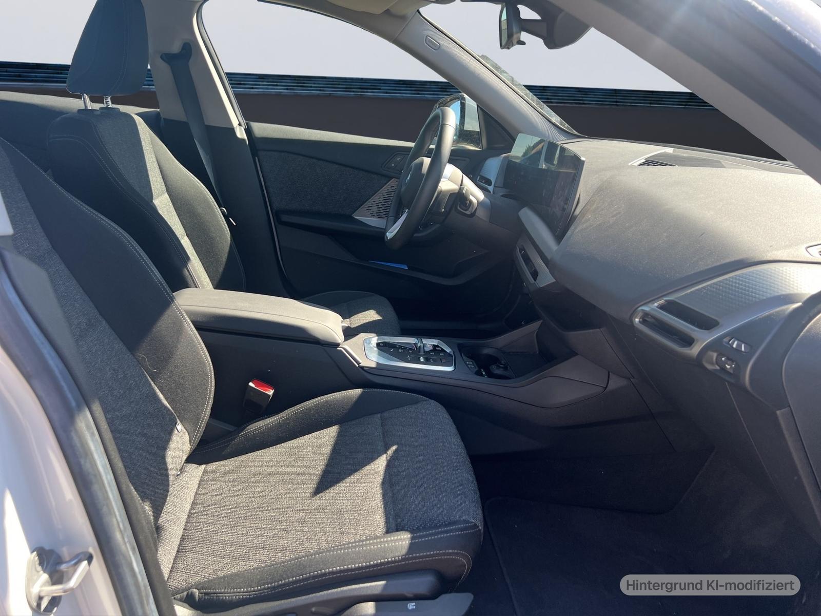 BMW 216 GRAN COUPÈ M SPORT DESIGN PARKING DRIVING AS