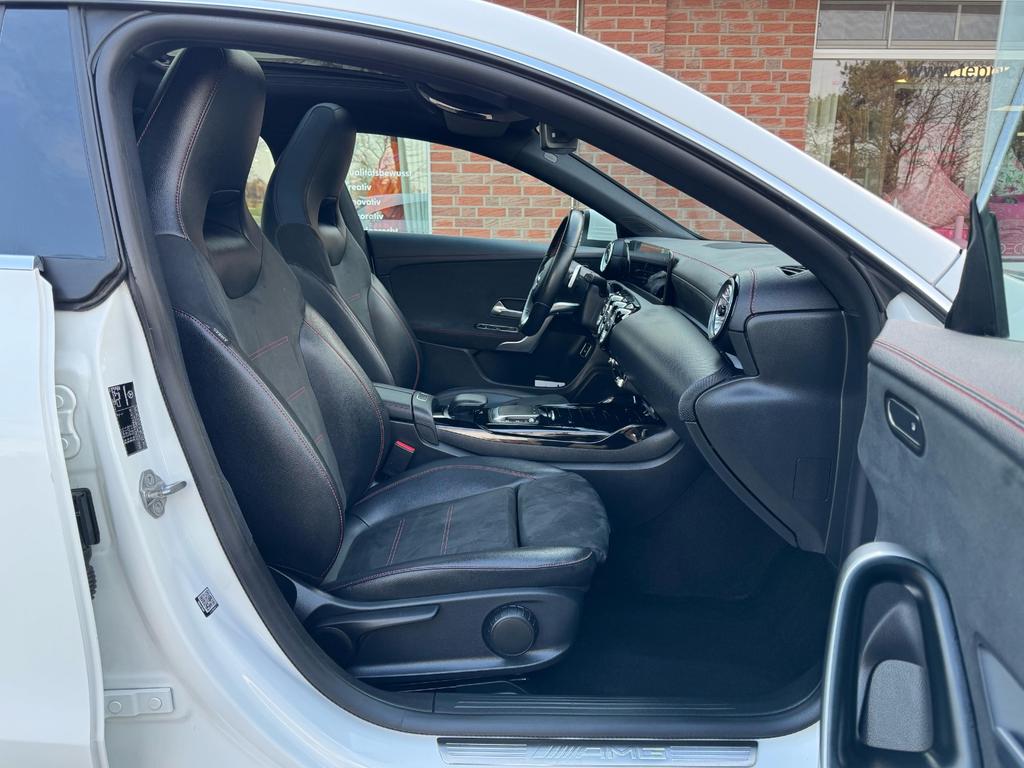 Mercedes-Benz CLA 35 AMG