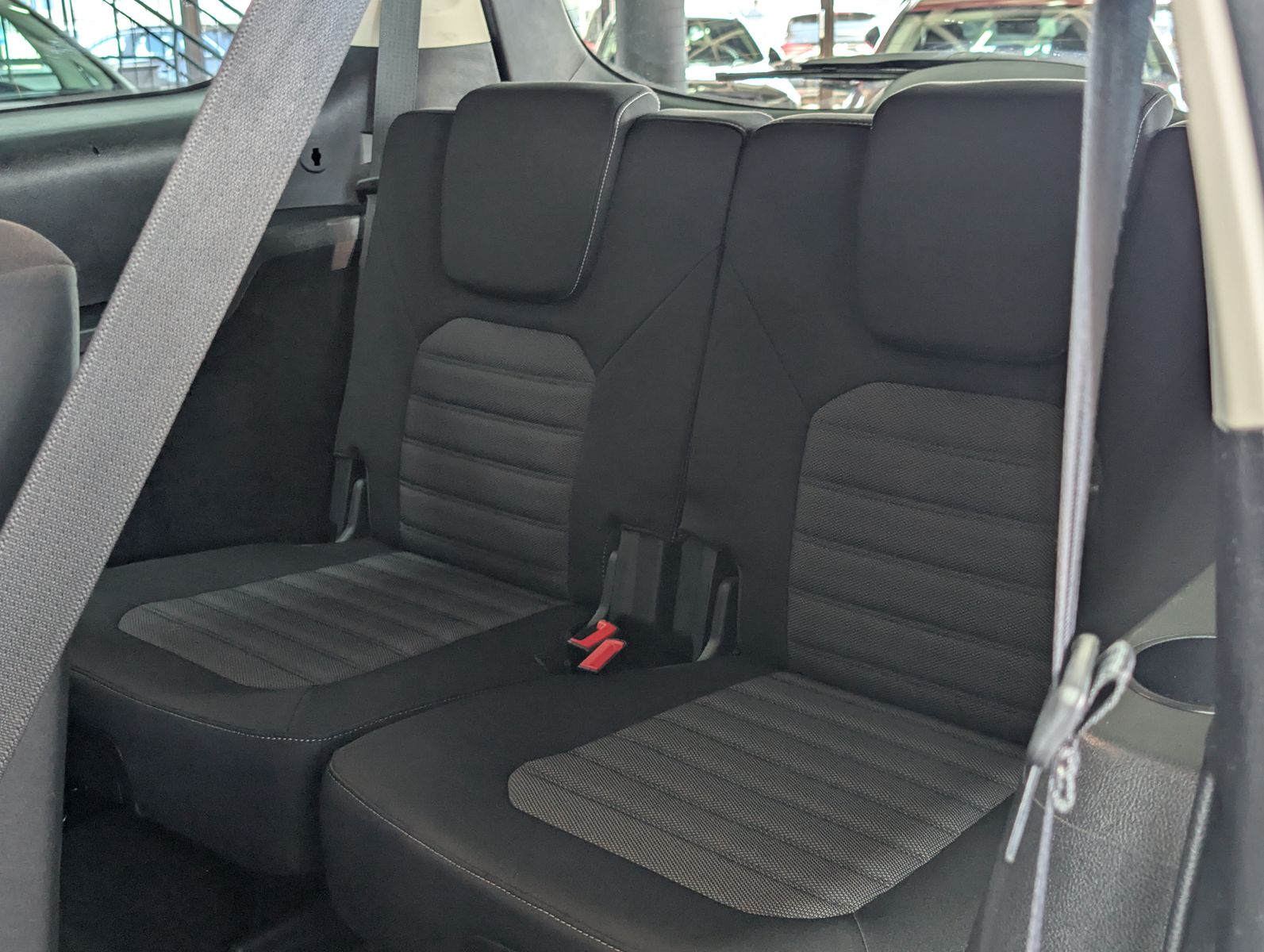 Fahrzeugabbildung Ford Galaxy Titanium 2.0 EB ACC PANO AHK LED 7-SITZE