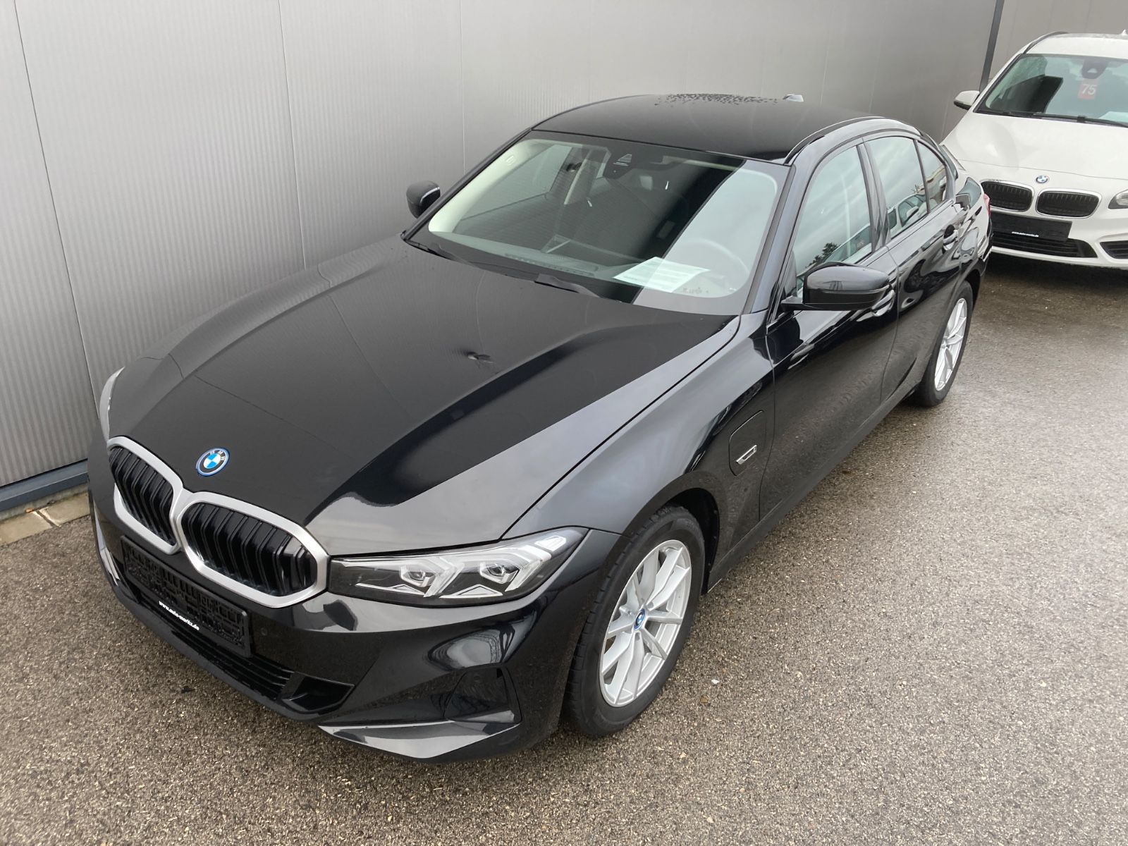 BMW 320e NAVI*PDC*DAB*LED*FACE-LIFT*** foto 3