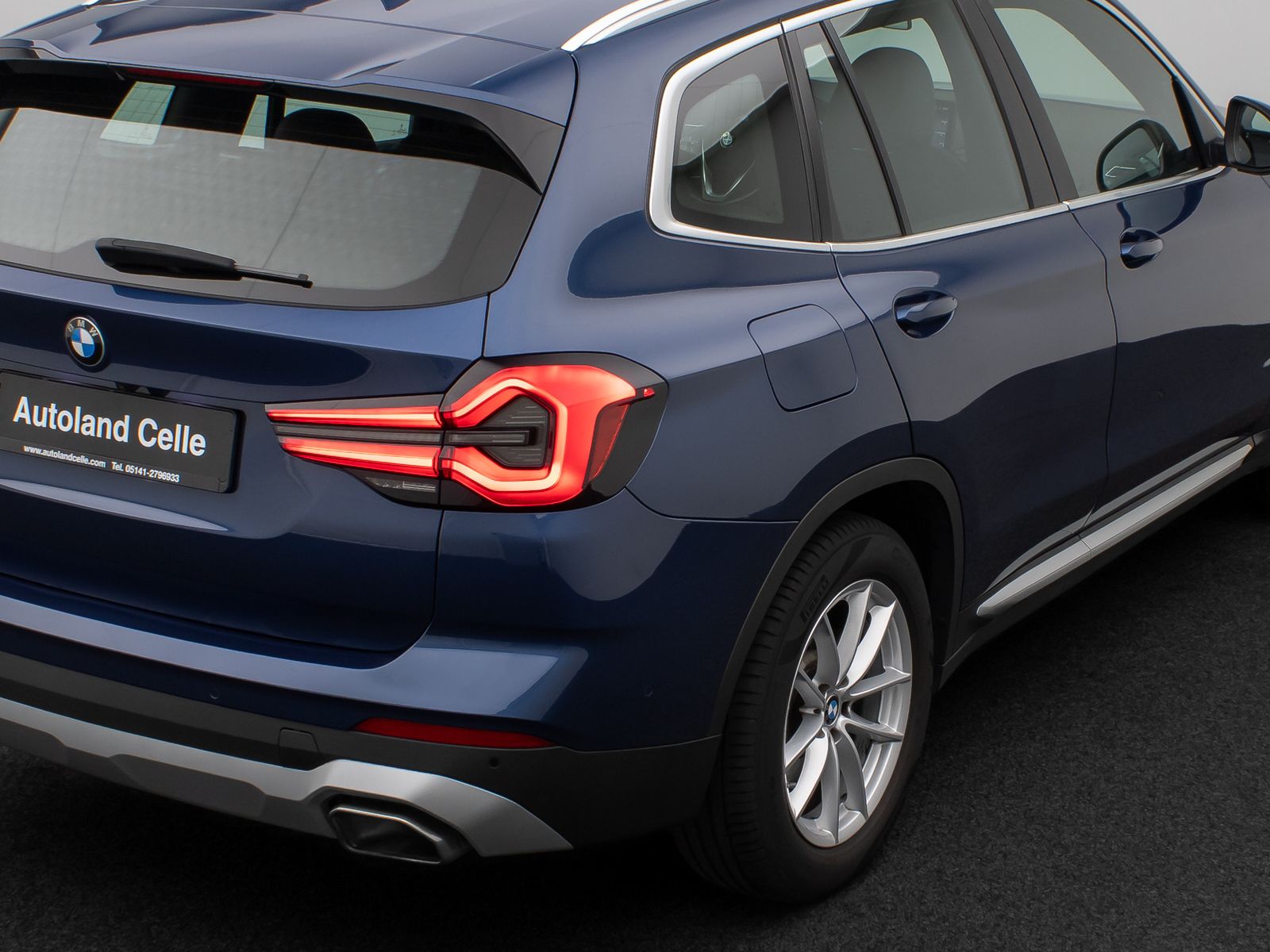 Fahrzeugabbildung BMW X3 xD30d Sport Kamera Laser HUD H/K Komfort AHK
