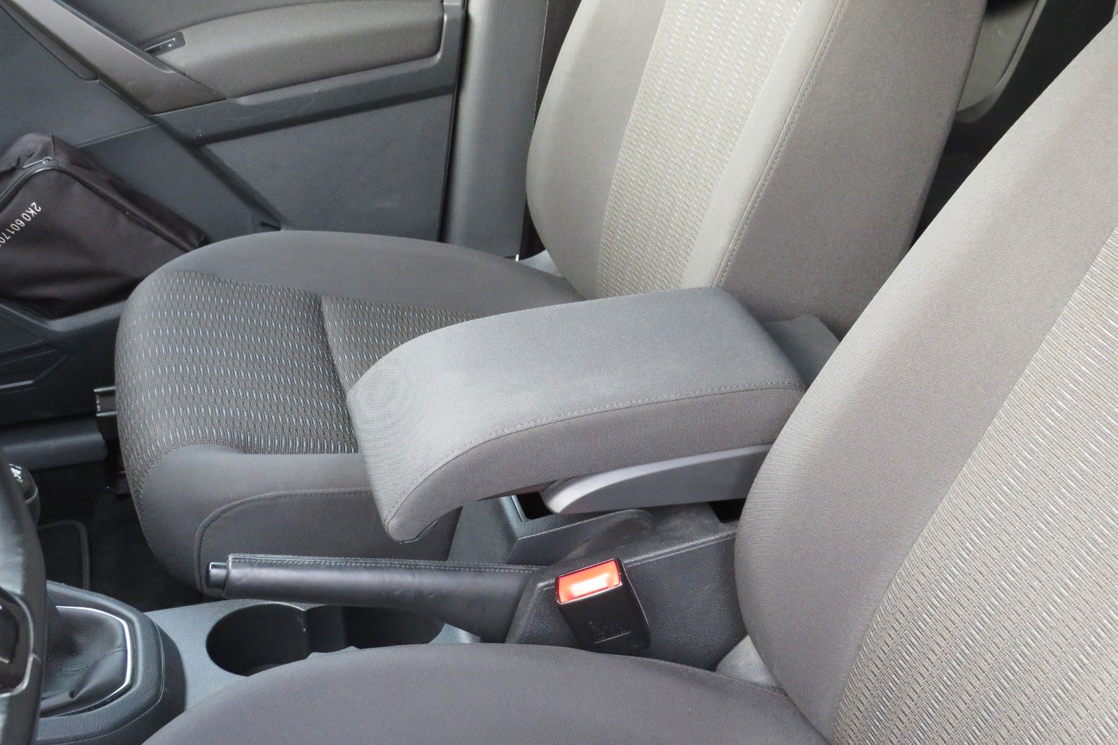 Fahrzeugabbildung Volkswagen Caddy MAXI 2.0-TDI COMFORT AHK NAVI STANDH. 1HD