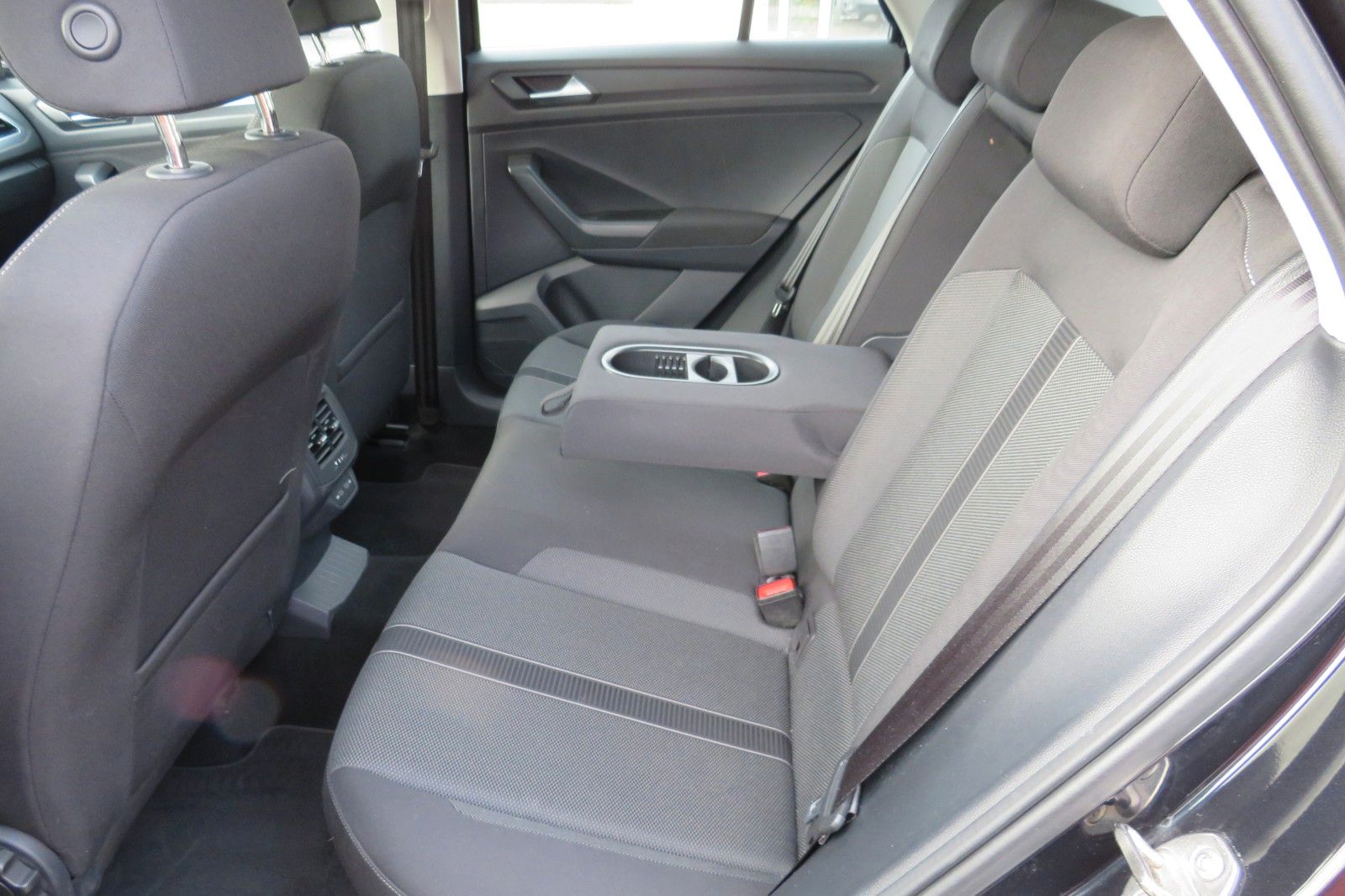 Fahrzeugabbildung Volkswagen T-Roc Life LED AHK KAMERA ACC NAVI 1.HD