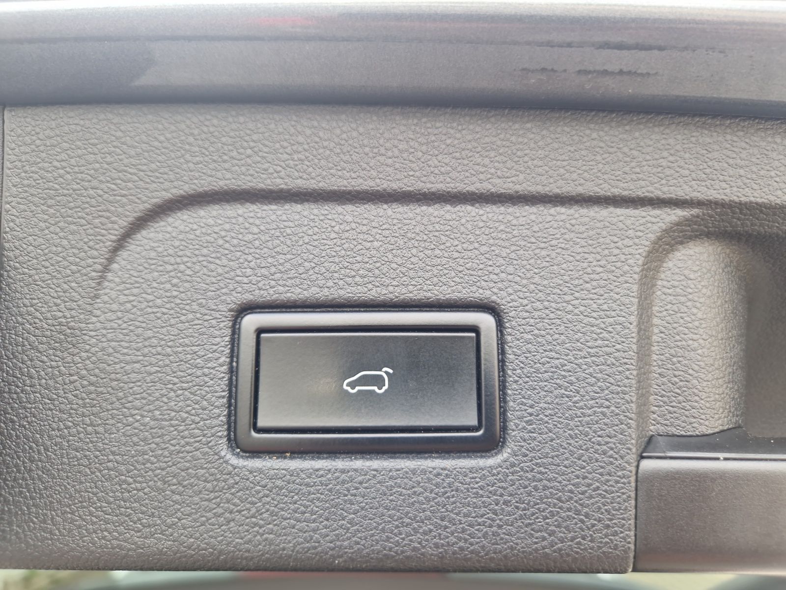 Fahrzeugabbildung Volkswagen Touran United TSI LED ACC SHZ 7-Sitzer RearView