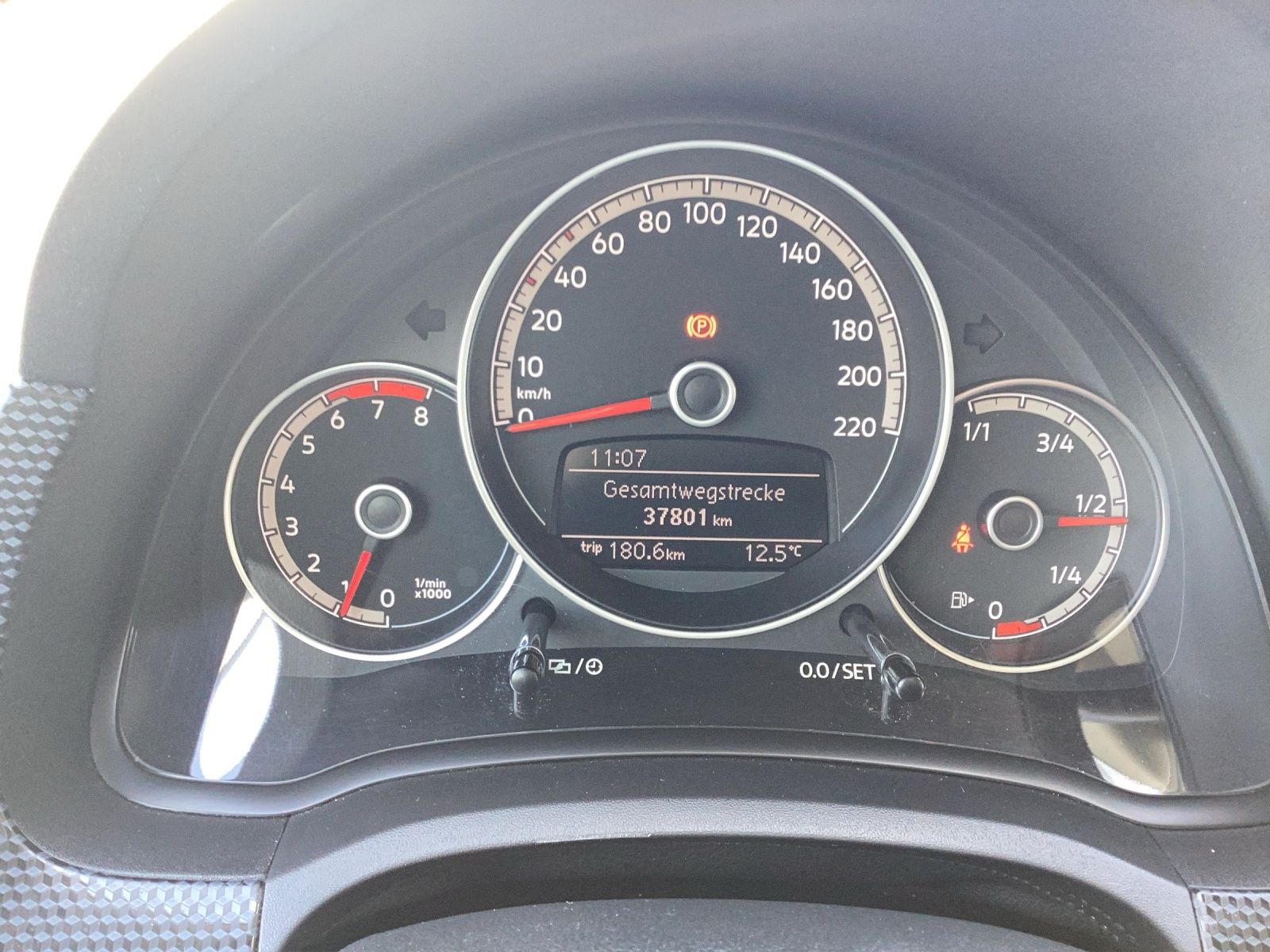 Fahrzeugabbildung Volkswagen up! 1.0 Basis Klima DAB GRA RFK SH