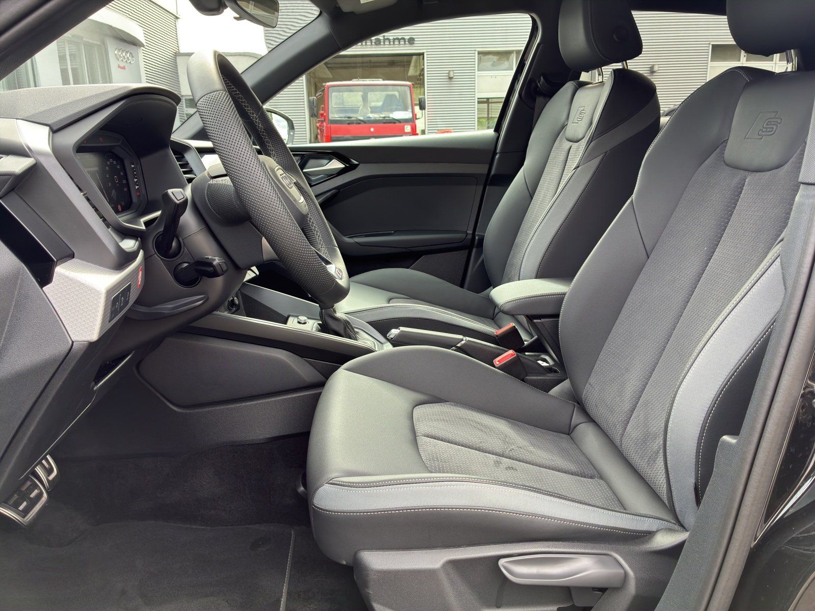 Fahrzeugabbildung Audi A1 Sportback 30 1.0 TFSI advanced LED,Navi,SHZ