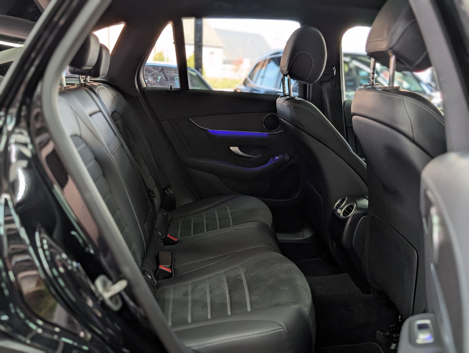 Fahrzeugabbildung Mercedes-Benz GLC 300 de AMG 4Matic PANO LED HUD ACC AMBI VIRT