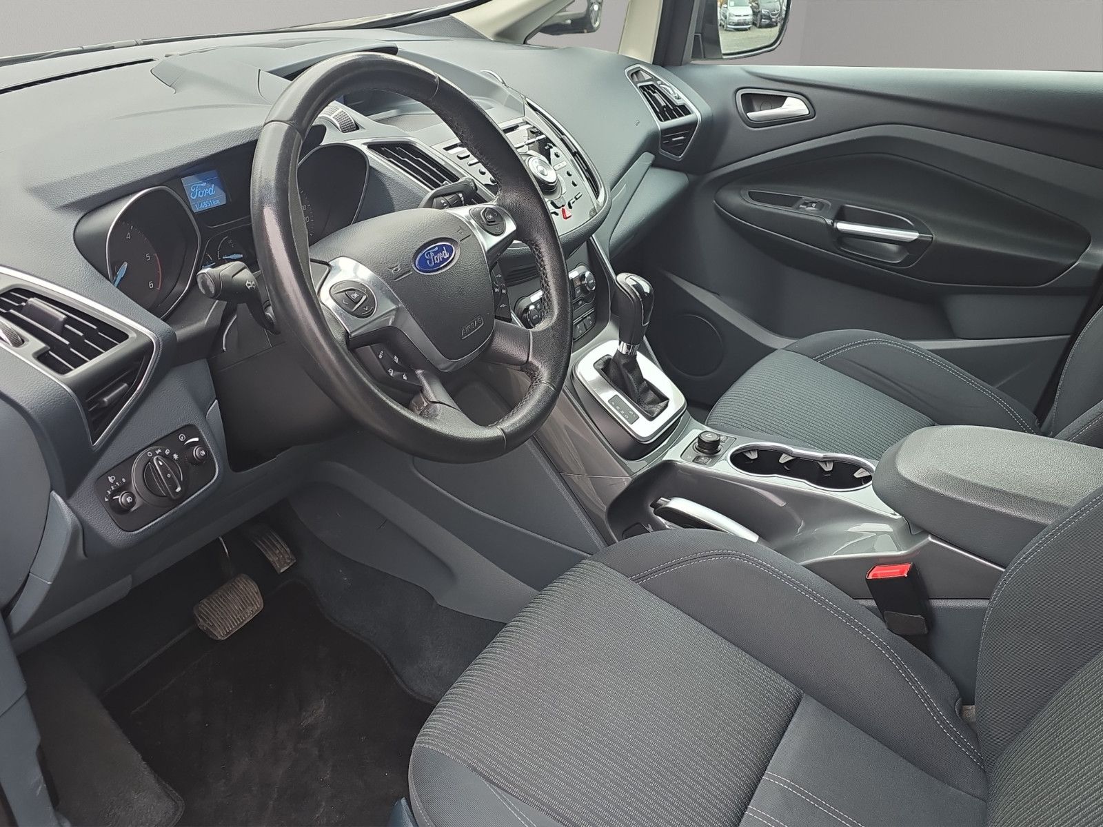 Fahrzeugabbildung Ford Grand C-MAX Titanium 7-SITZER AUTOMATIK TEMPOMAT