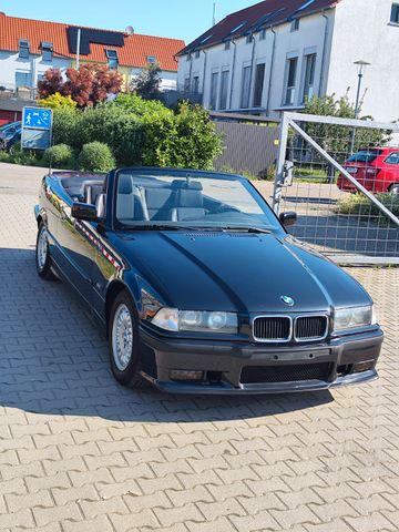 BMW 320i Cabrio 320i