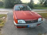 Opel Rekord E Oldtimer - Opel Rekord mit Benzin-Antrieb: Automatik