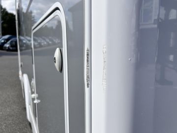 Sunlight Adventure T Ford 670S Combi 6E Hubbett Autom.