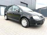 Volkswagen Touran Highline 2,0TDI Automatik*STANDH*AHK*TEMP - gebrauchte VW Touran aus dem Jahr 2006