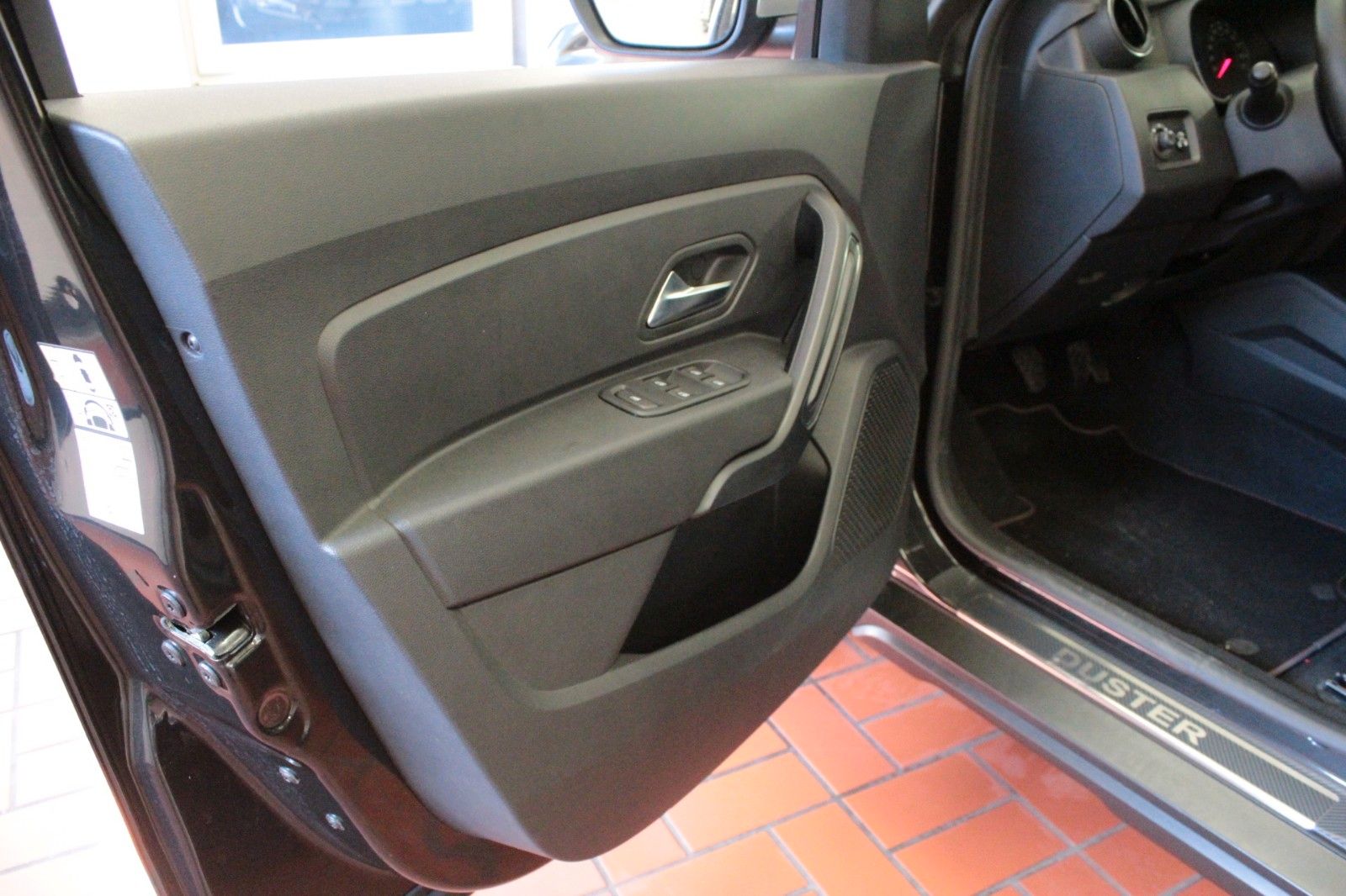 Fahrzeugabbildung Dacia Duster Sce 115 Eco-G*AHK*15075*