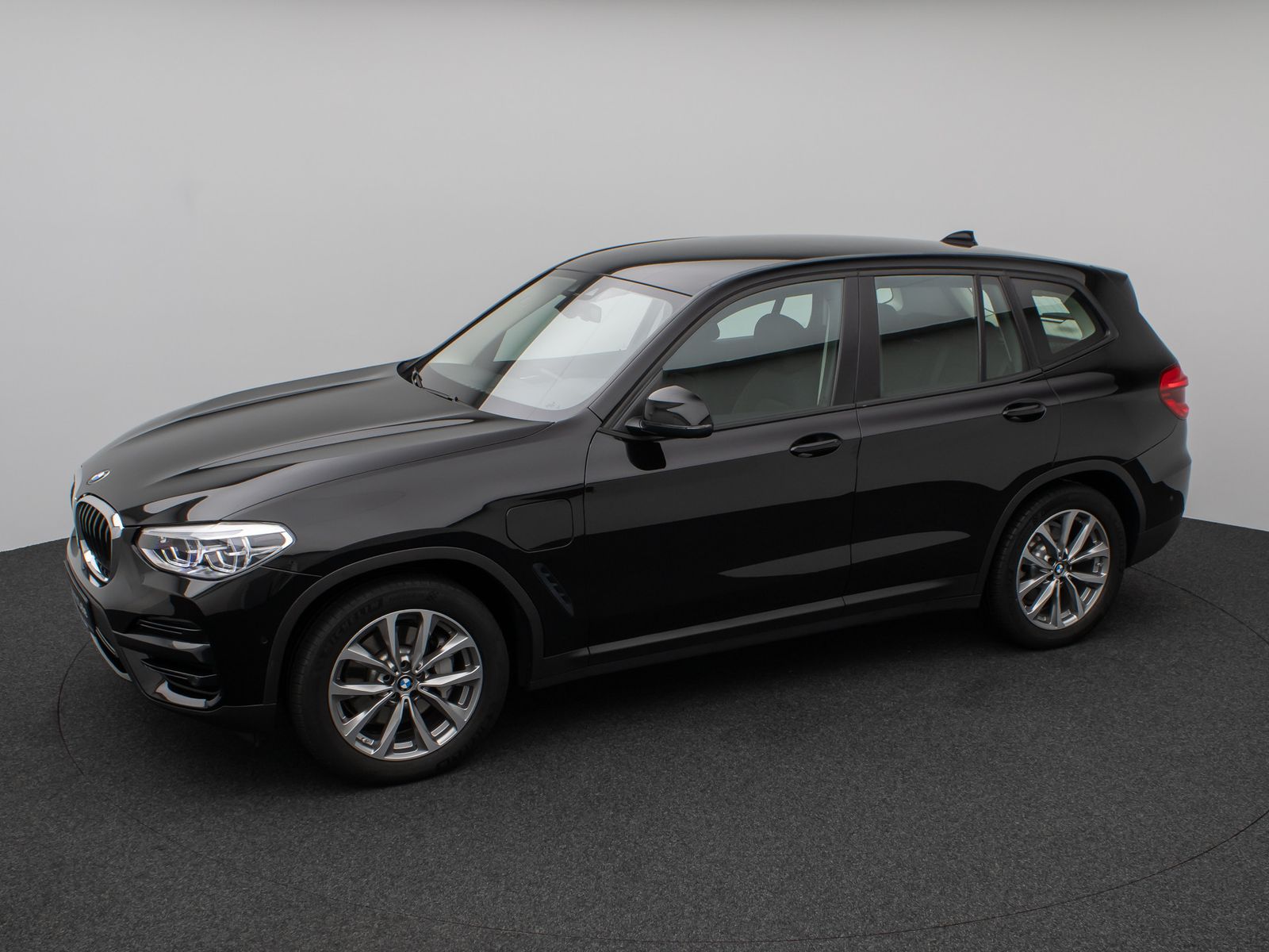 Fahrzeugabbildung BMW X3 xD30e Kamera DAB HiFi Lenkrhzg Komfort Alarm
