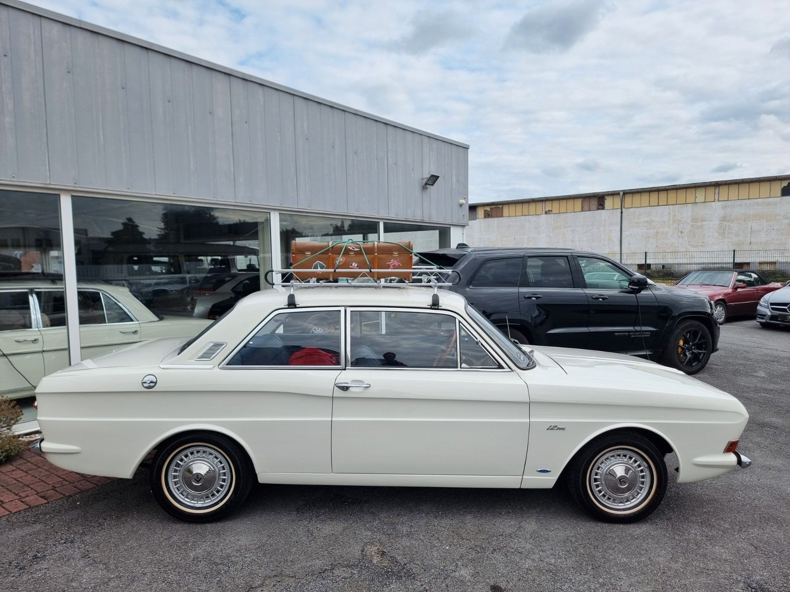 Fahrzeugabbildung Ford Taunus 12m P6/Einmalig schön+Kpl. restauriert