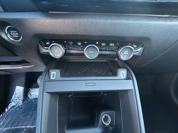 Citroën C4 1.2 PureTech 130 Max 360+Kam.+KeyLess+Massage