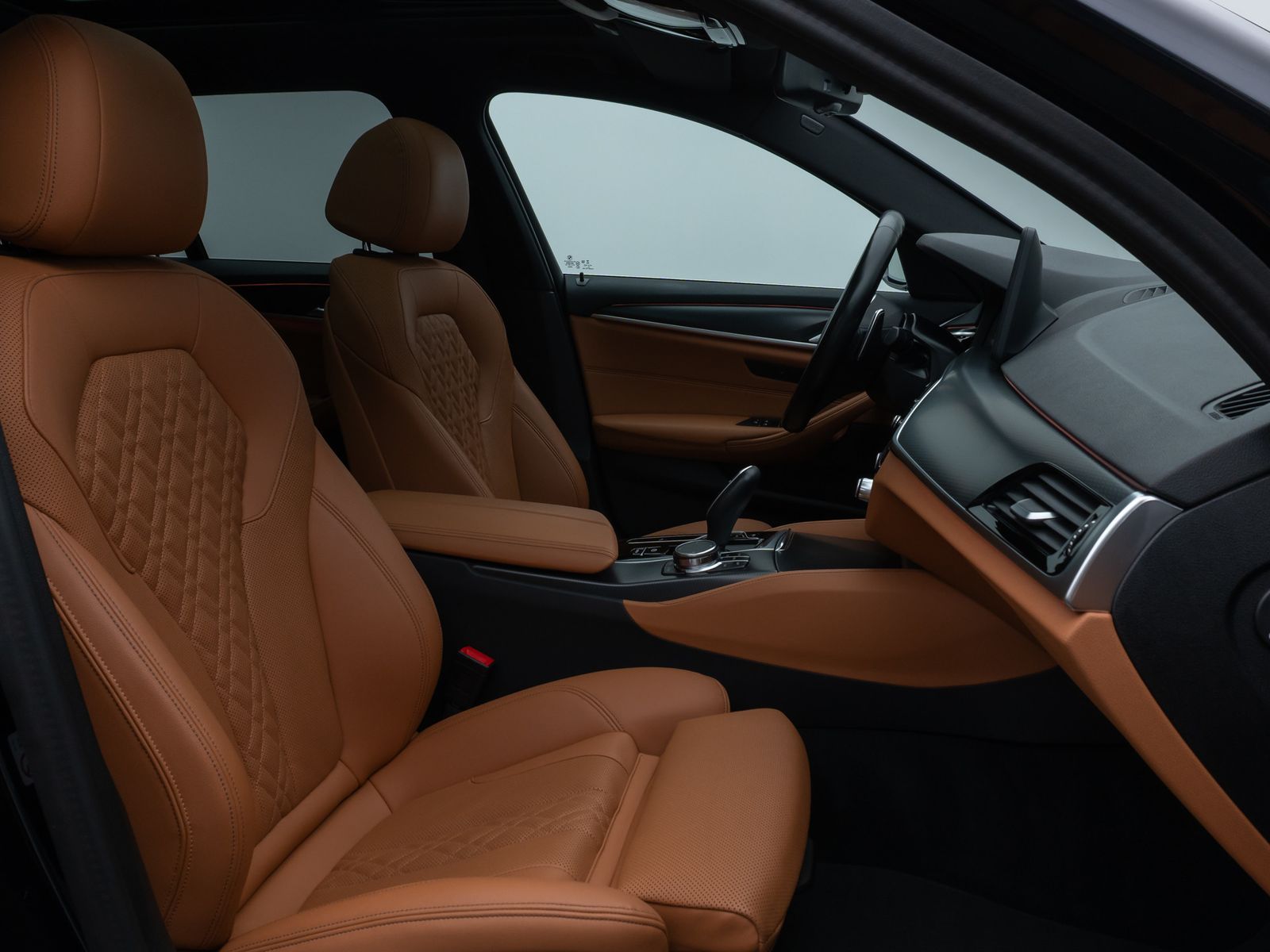 Fahrzeugabbildung BMW 530i M Sport Panorama Kamera DAB HiFi AHK Alarm