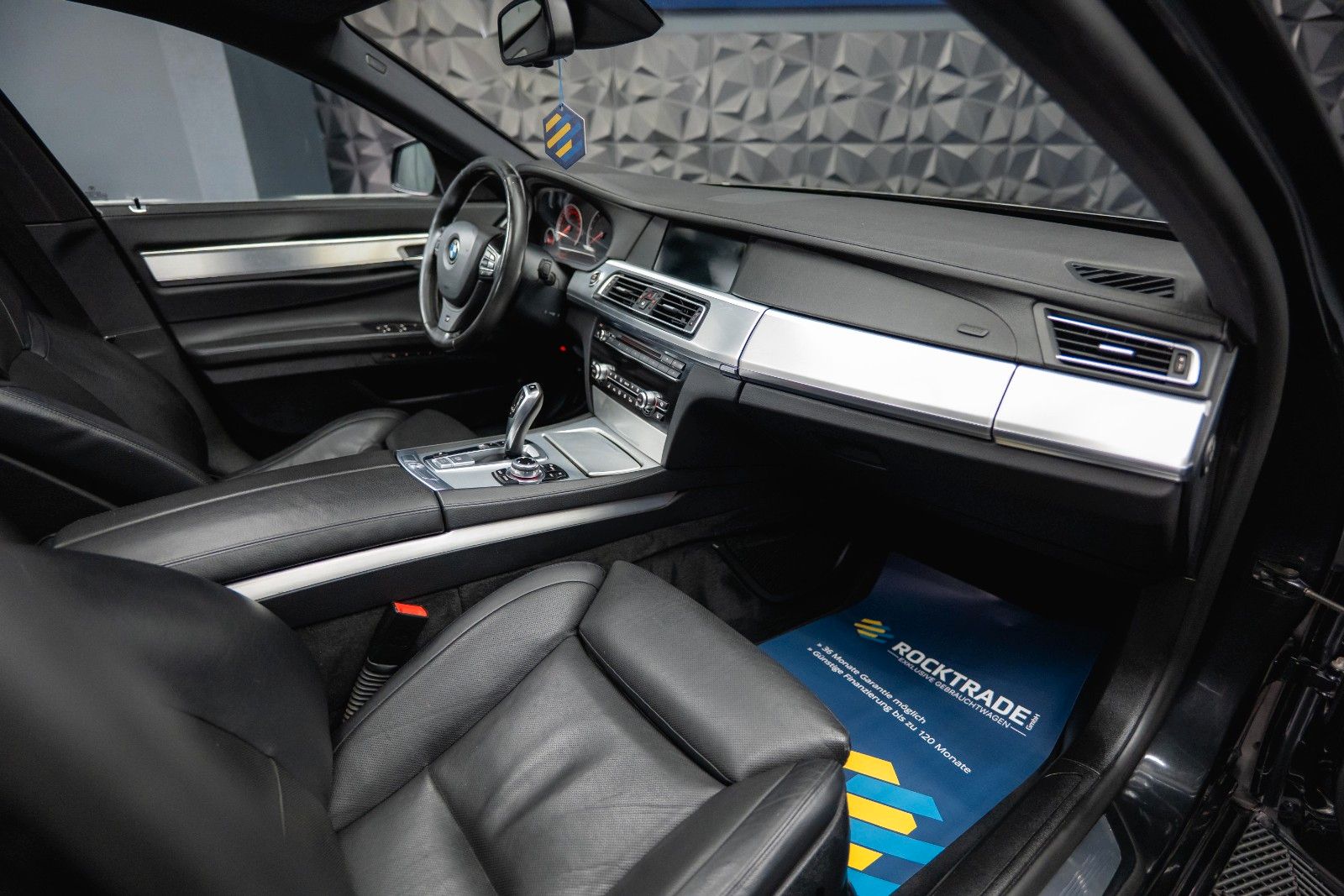 Fahrzeugabbildung BMW 740d M-Sport Black Edition *FULL Options*LESEN!*