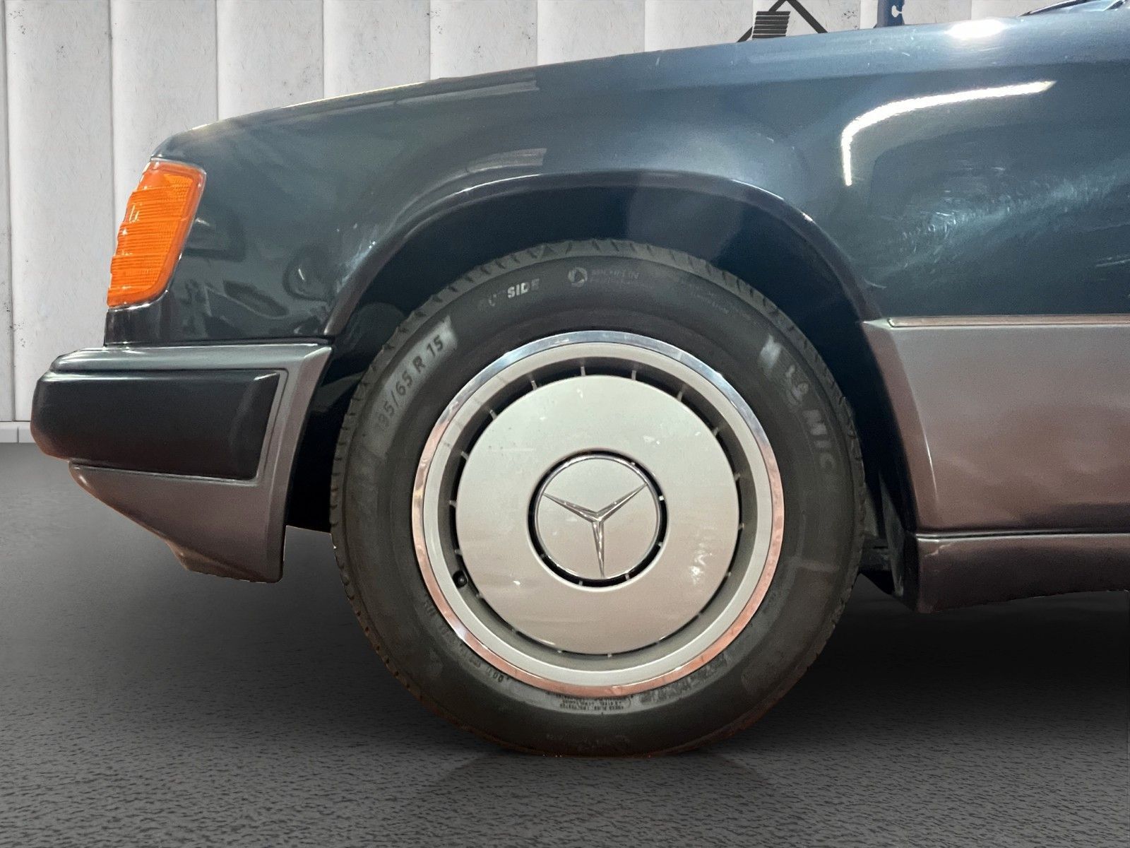 Fahrzeugabbildung Mercedes-Benz 230 CE*W124C*1 Hand*128tkm* Guter Zustand*