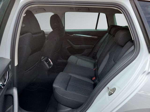 Octavia Combi 2.0 TDI DSG STYLE STANDHZ+NAVI+ACC